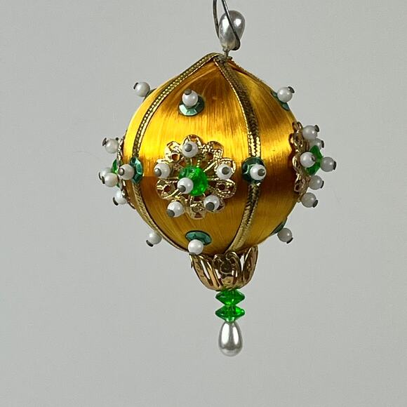 Vintage Handmade Satin Wrapped Beaded Christmas Ornament Pair 2.5‑3″ - Picture 8 of 10